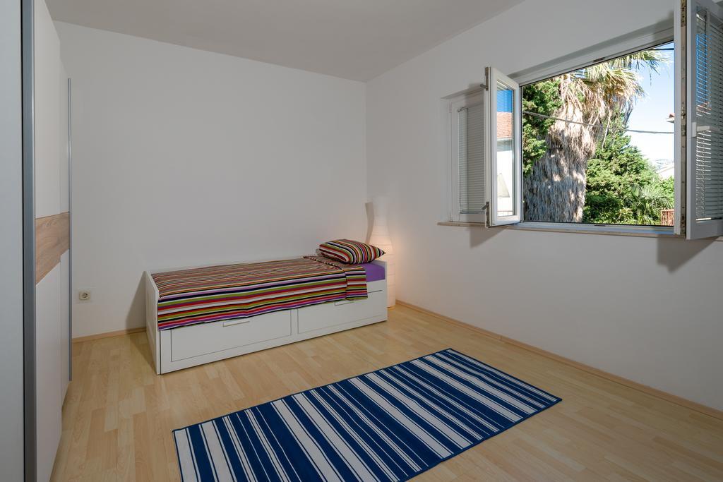 Garden Apartment Kaštela Habitación foto